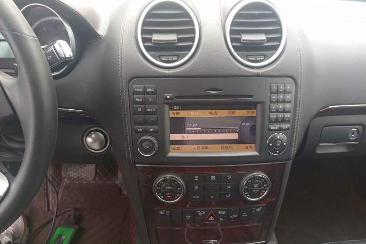 Used Mercedes-Benz GL-Class  Audio And AC Panel