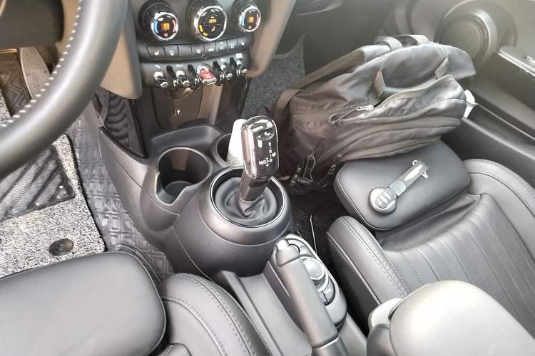 Used MINI MINI 2022 Updated 2.0T COOPER S Artist