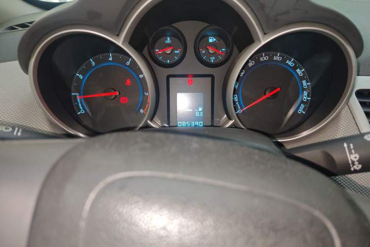 Used Chevrolet Cruze 2011 1.6L SE Automatic Odometer Close Up