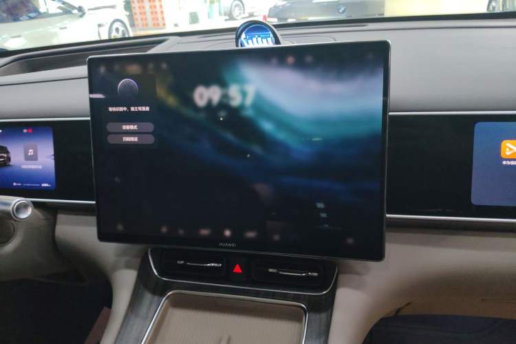 Used Hima AITO M7 2026 Model Range-Extending Ultra All-Wheel Drive 6-Seater Version Audio And AC Panel