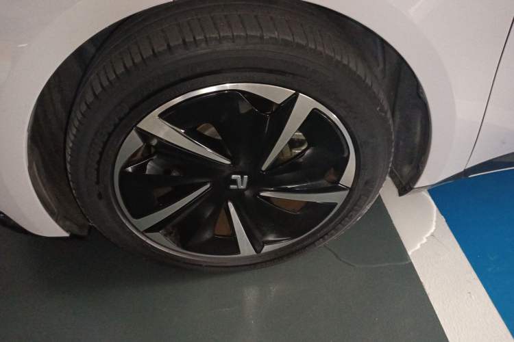 Used Rising R7 2023 Rear-Drive Screen King Edition