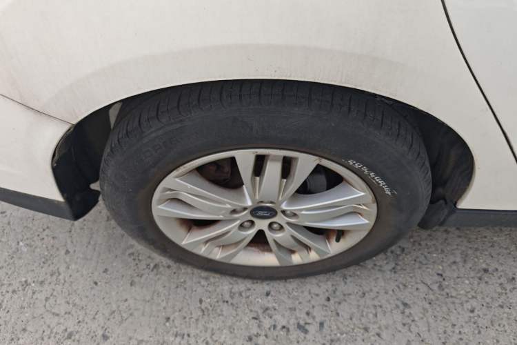 Used Ford Focus 2012 Sedan 1.6L Manual Comfort Model Right Rear Wheel Hub