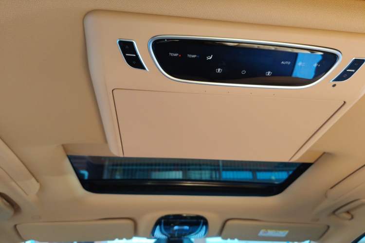 Used VOYAH Dream 2024 PHEV Extended-Range Premium Edition Headliner