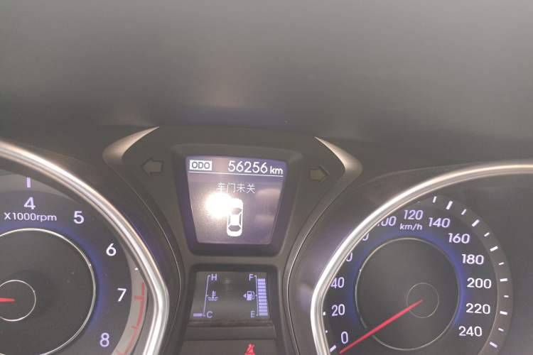 Used Hyundai Elantra (5th Generation / Langdong) 2012 1.6L Manual Leading Model Odometer Close Up