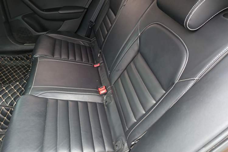 Used Skoda Superb 2018 TSI330 DSG Luxury Edition China V Standard Left Rear Seat