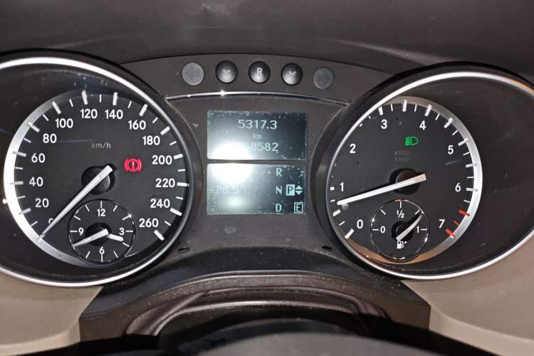 Used Mercedes-Benz R-Class 2014 R 320 4MATIC Luxury Model Instrument Cluster