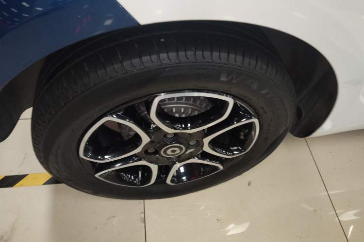 Used smart fortwo 2019 0.9T 66kW Hardtop Engine Version China VI Emission Standard
