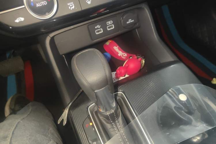 Used Honda Civic 2023 240TURBO CVT Dynamic Edition Gear Lever