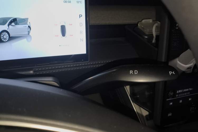 Used Tesla Model Y 2025 Rear-Wheel-Drive Version