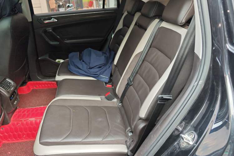 Used Volkswagen Tiguan L 2017 330TSI Automatic Two-Wheel Drive Luxury Edition