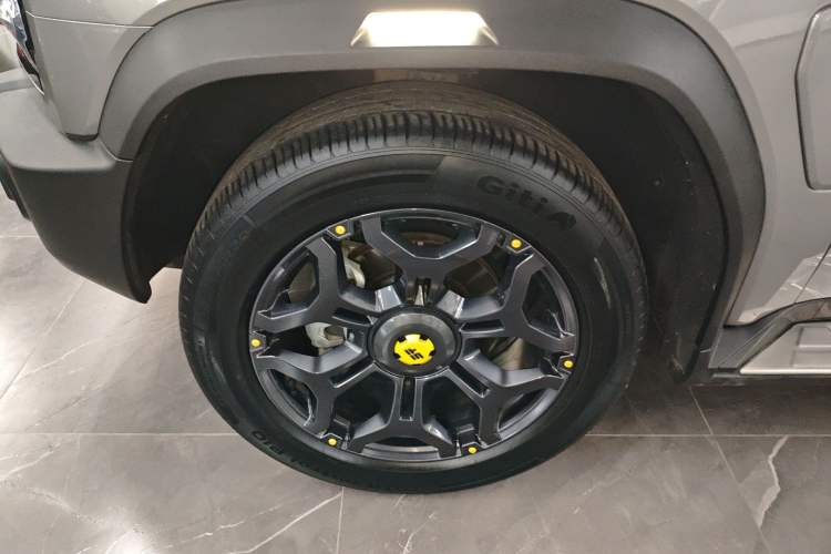 Used JETOUR Shanhai Traveler C-DM 2024 C-DM 208KM Mountain & Wilderness Edition Left Front Wheel Hub