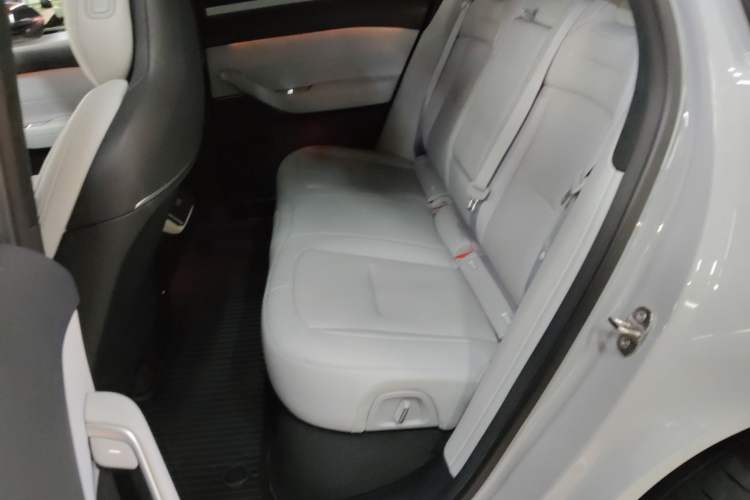 Used Nio ES6 2024 75 kWh
