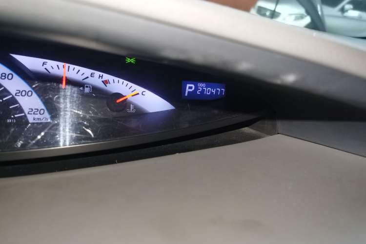 Used Toyota Previa 2006 2.4L 7-Seater Luxury Edition Odometer Close Up
