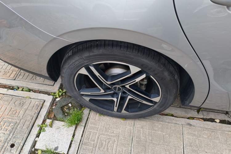 Used Roewe D7 2023 DMH 125km Flagship Edition