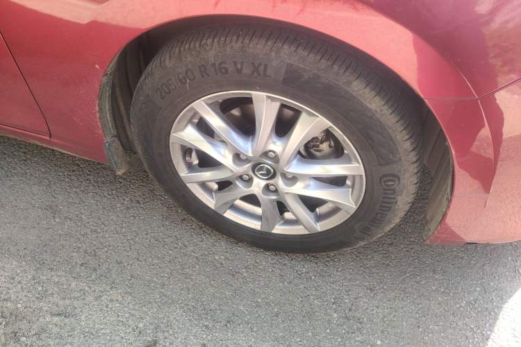 Used Mazda 3 Axela 2014 Sedan 1.5L Automatic Luxury Model