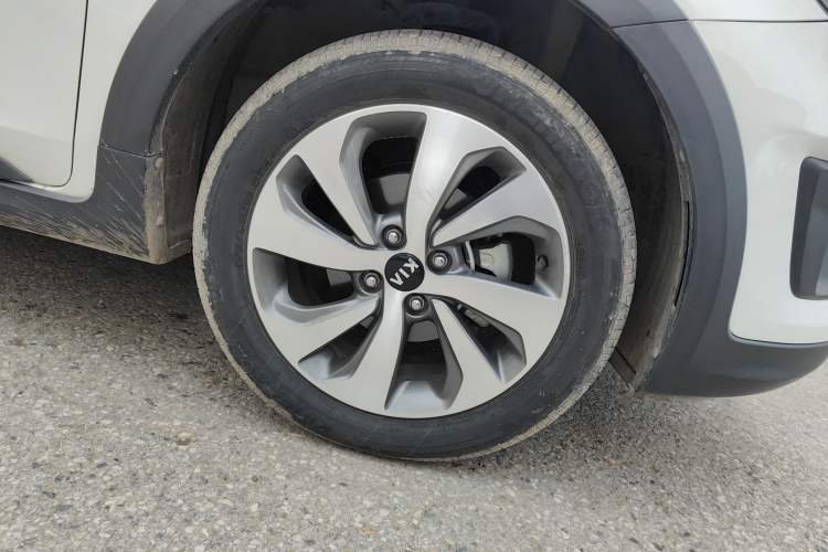 Used Kia KX Cross 2017 1.4L AT GLS
