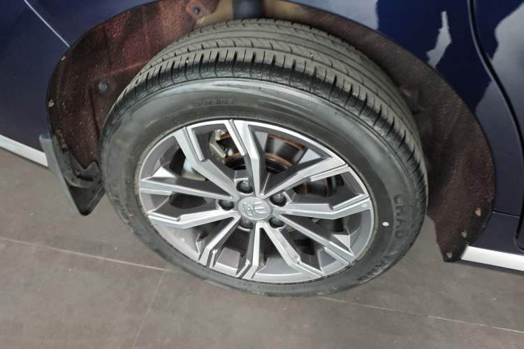 Used BYD Song MAX 2021 Upgraded Model 1.5T Automatic Flagship Version with 6 Seats Exterior 3