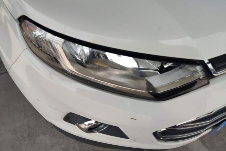 Used Ford EcoSport 2013 1.0L GTDi Manual Luxury Model Right Front Headlight