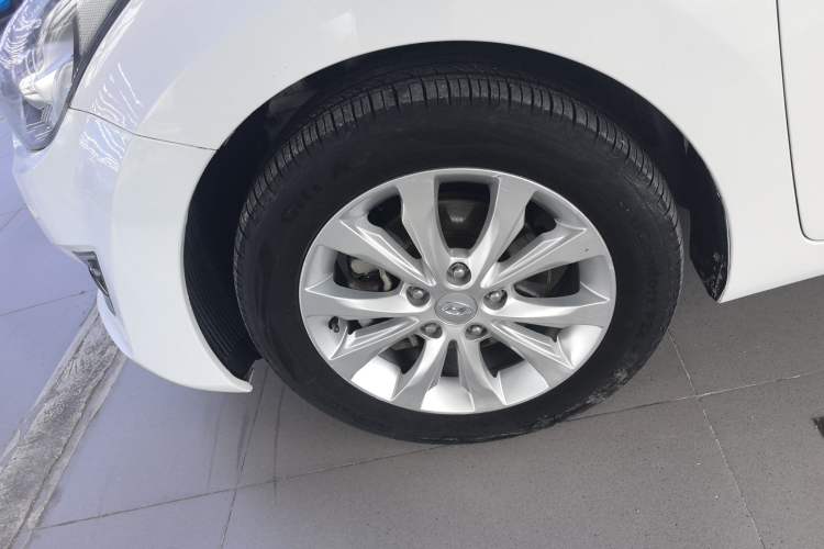 Used Hyundai Elantra (5th Generation / Langdong) 2016 1.6L Manual Luxury Model
