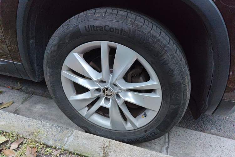 Used Skoda Kodiaq 2018 Facelifted TSI330 5-Seater Two-Wheel-Drive Luxury Enjoyment Edition