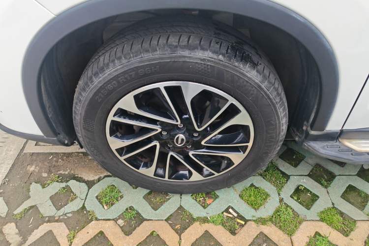 Used GAC Trumpchi GS4 2017 200T Manual Two-Wheel Drive Luxury Edition
