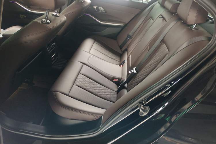 Used BMW 3 Series 2022 325i M Sport Night Edition Package Left Rear Seat