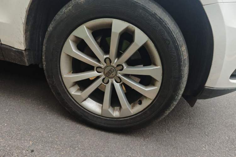 Used Audi Q5 2013 40 TFSI Technology Edition Right Front Wheel Hub