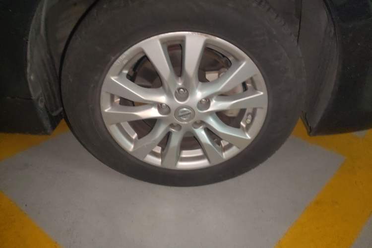 Used Nissan Teana 2013 2.0L XL Comfort Edition Right Front Wheel Hub