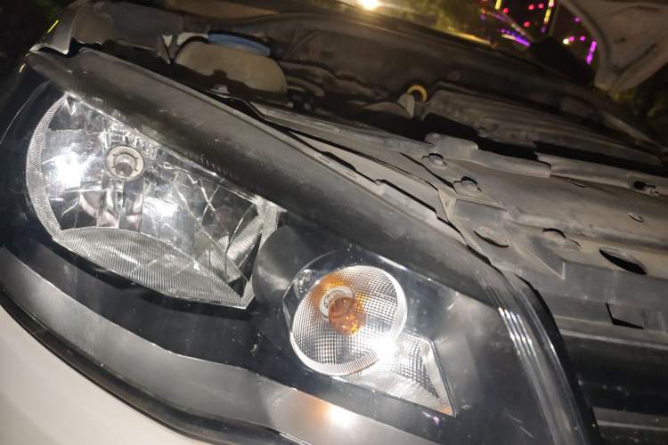 Used Volkswagen Jetta 2015 Zhuihui Edition 1.4L Manual Fashion Model Right Front Headlight