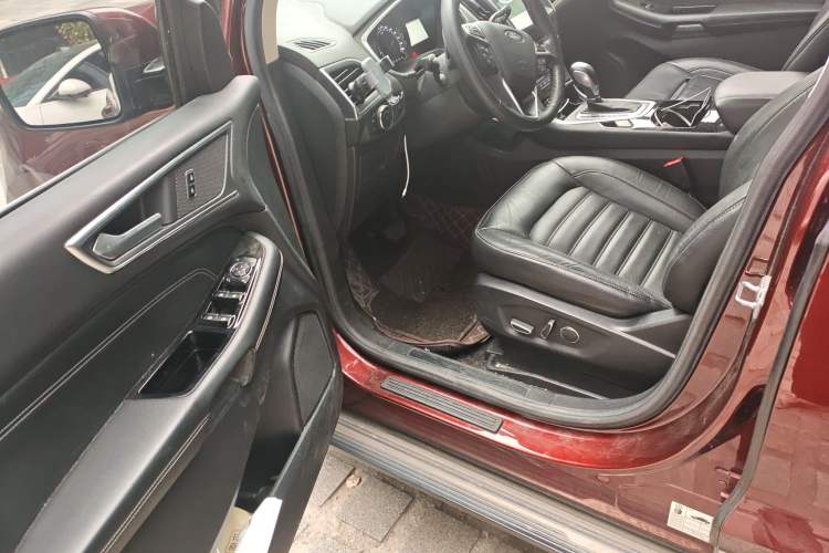 Used Ford Edge 2016 EcoBoost 245 Two-Wheel-Drive Titanium 7-Seater
