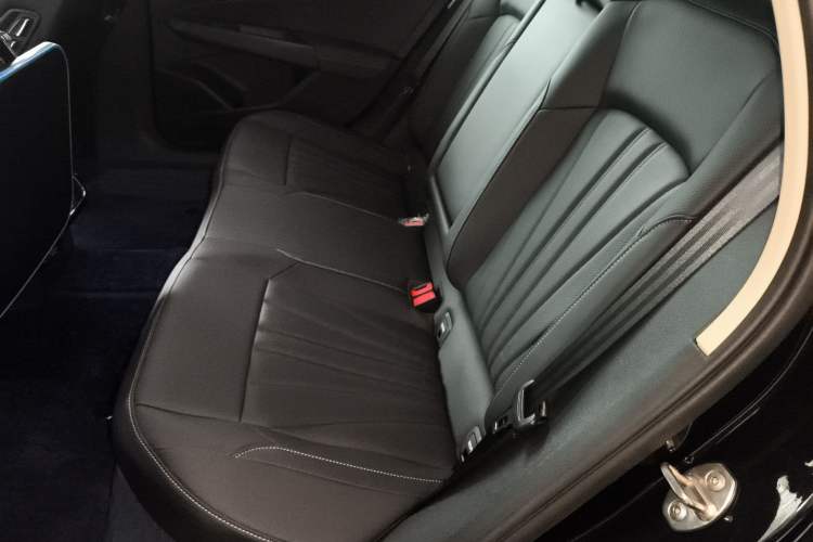 Used Volkswagen Passat 2026 Model, Outstanding 380TSI Xingkong Longteng Edition