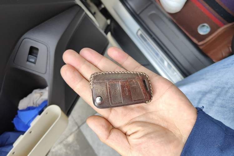 Used Volkswagen Tiguan L 2017 380TSI Automatic All-Wheel-Drive Luxury Edition Vehicle Key