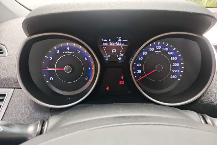 Used Hyundai Elantra (5th Generation / Langdong) 2016 1.6L Automatic Smart Version
