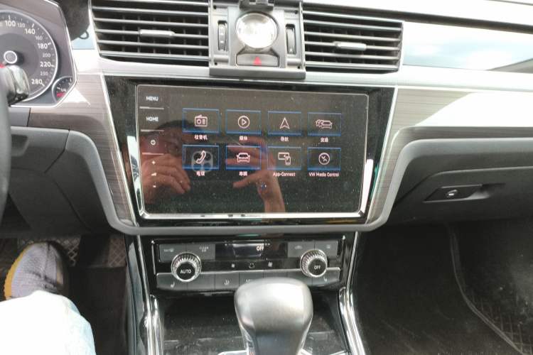 Used Volkswagen Phideon 2018 Revised Version 380TSI Two-Wheel Drive Business Edition
