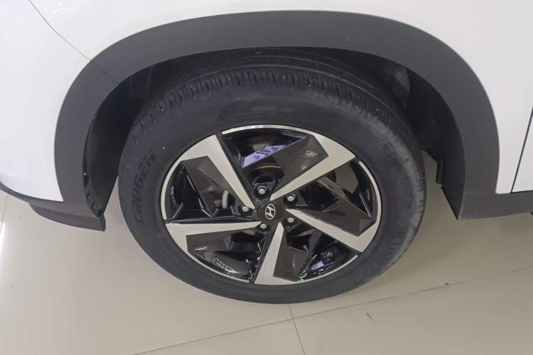 Used Hyundai ix35 2021 2.0L Automatic 2WD GLS Leading Edition Left Front Wheel Hub