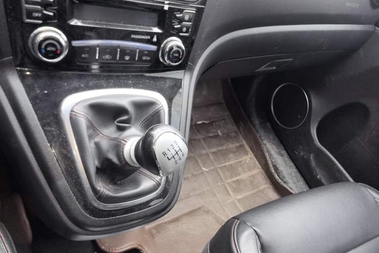 Used Haval H6 2014 Upgraded Model 1.5T Manual Two-Wheel Drive Elite Version
