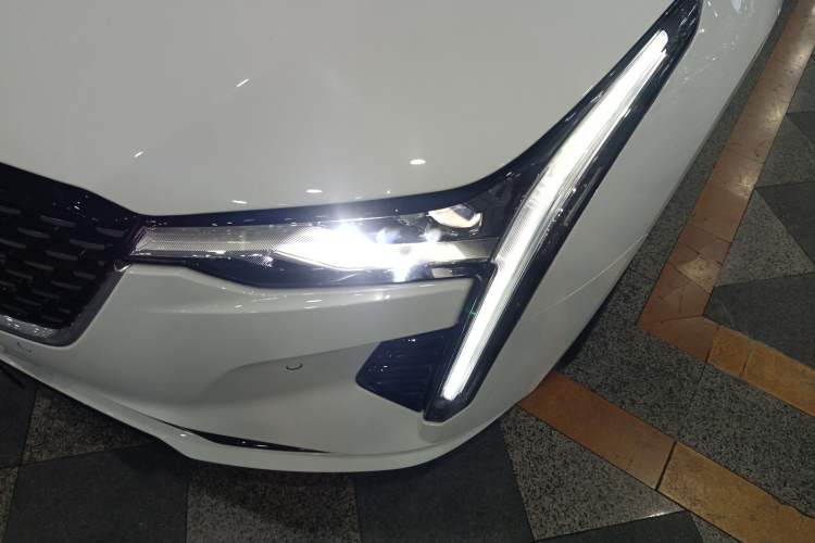 Used Cadillac CT4 2022 28T Luxury Edition Left Front Headlight