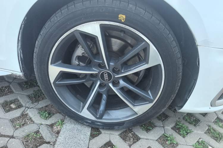 Used Audi A4L 2024 40 TFSI Fashion Dynamic Model Right Front Wheel Hub