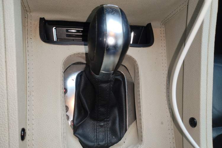 Used Volkswagen Tiguan 2013 1.8 TSI Automatic Two-Wheel Drive Comfort Edition Gear Lever