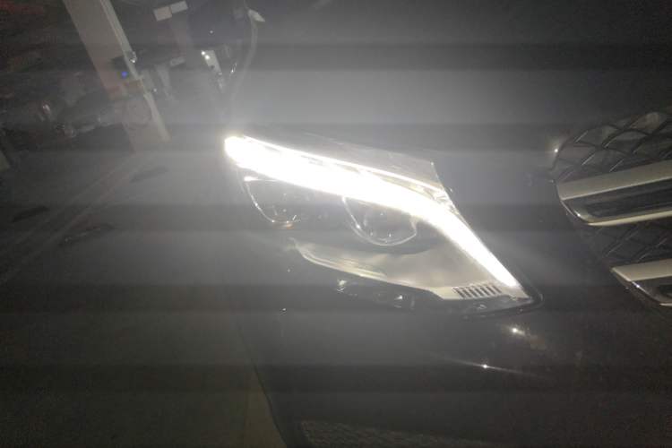 Used Mercedes-Benz GLE 2017 GLE 320 4MATIC Dynamic Model Right Front Headlight