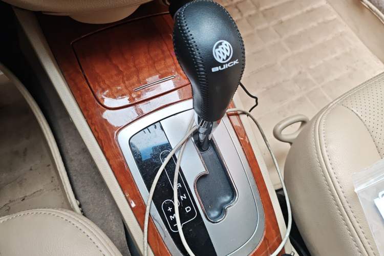 Used Buick Excelle 2013 1.5L Automatic Luxury Model Gear Lever