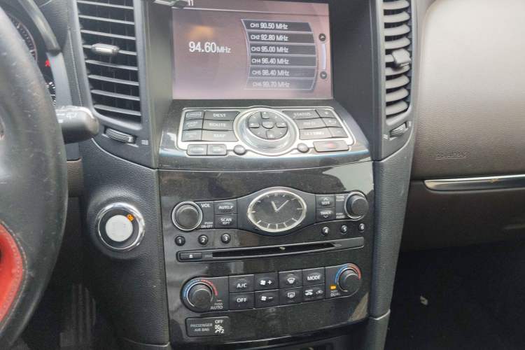 Used Infiniti QX70 2013 3.7L Standard Edition