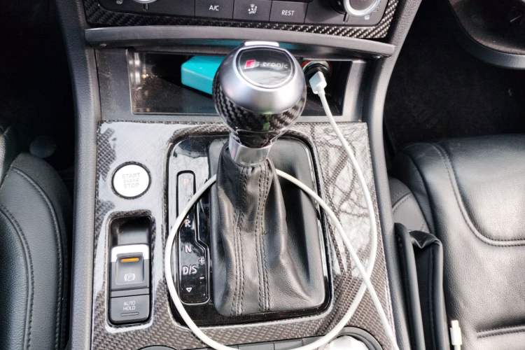 Used Volkswagen Touareg 2011 3.0 TDI Diesel Standard Version Gear Lever