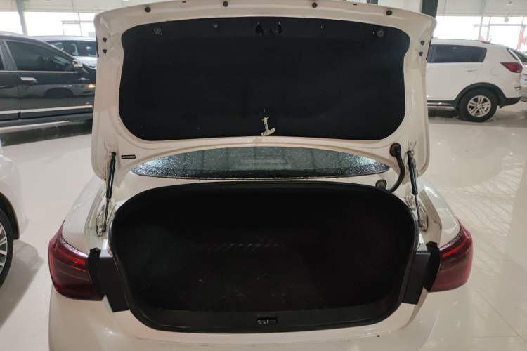 Used Infiniti Q50L 2021 2.0T Comfort Edition Trunk