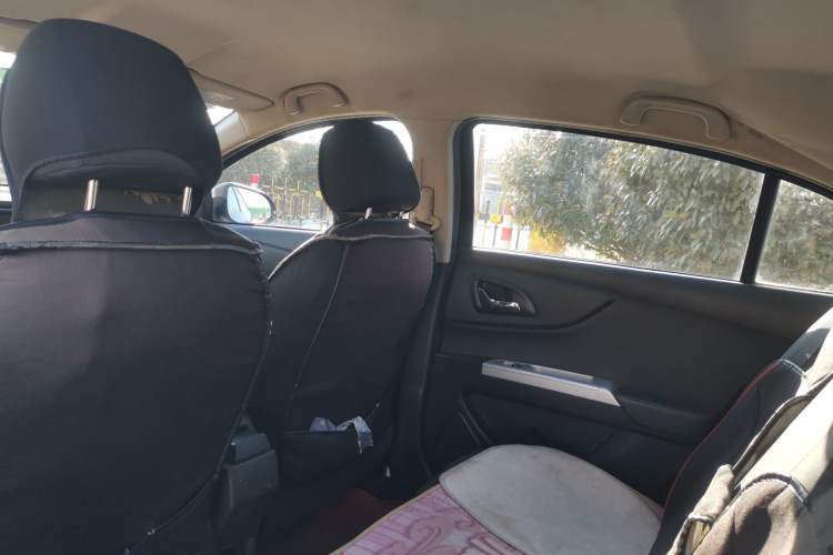 Used Dongfeng Aeolus A30 2014 1.5L Manual Smart-Drive Luxury Edition Headliner