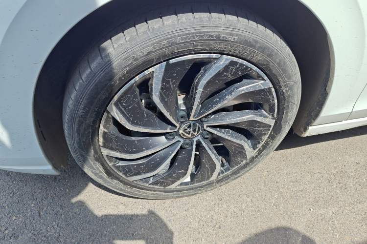 Used Volkswagen Golf 2023 Facelift 280TSI DSG Pro Left Front Wheel Hub