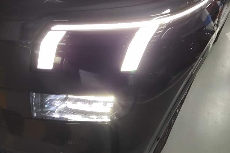 Used Lynk & Co 900 2025 2.0T Ultra Left Front Headlight