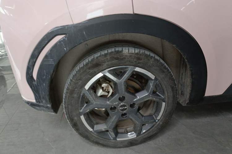 Used BYD Seagull 2024 Honor Edition 305km Freedom Version Right Rear Wheel Hub