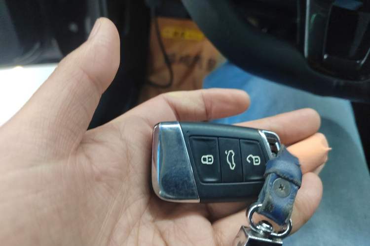 Used Volkswagen Passat 2019 330TSI Luxury Edition China VI Standard
