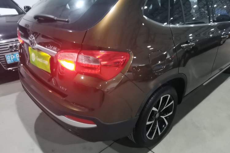 Used Brilliance V5 2016 1.5T Automatic Two-Wheel Drive Smart Version
